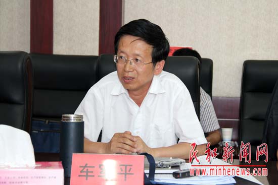 民和县召开县委常委班子党的群众路线教育实践活动专题民主生活会