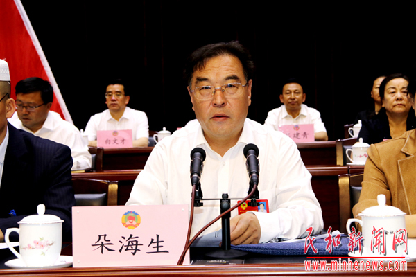 县委书记杨海林,县人大常委会主任靳雪宏,县委副书记,县长马维忠,县委